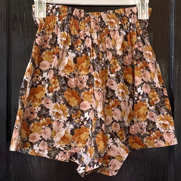 Wild Fable Paperbag Tie Waist Floral Shorts - Picture 5 of 5